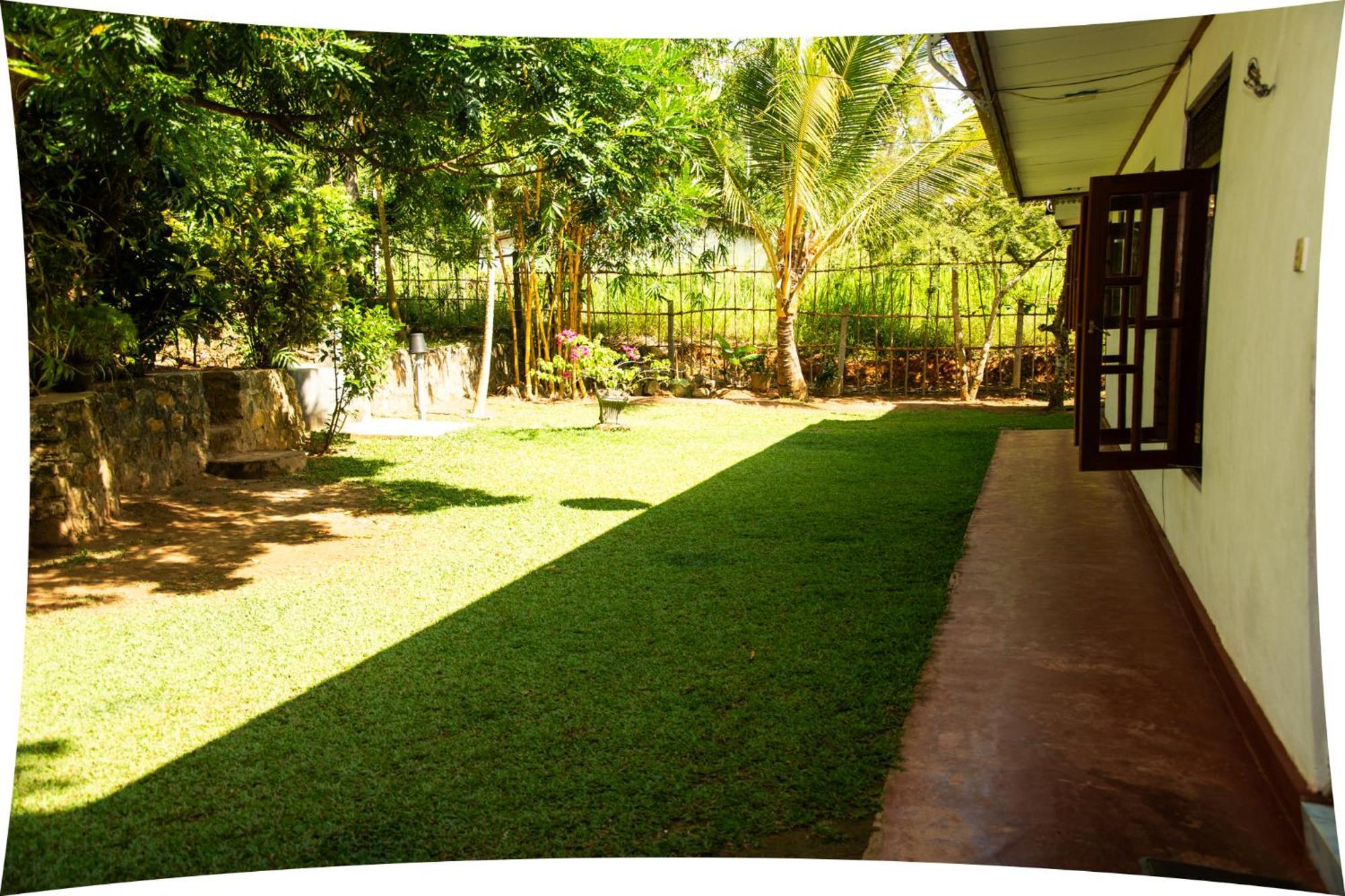 Mango Villa Unawatuna Exterior photo